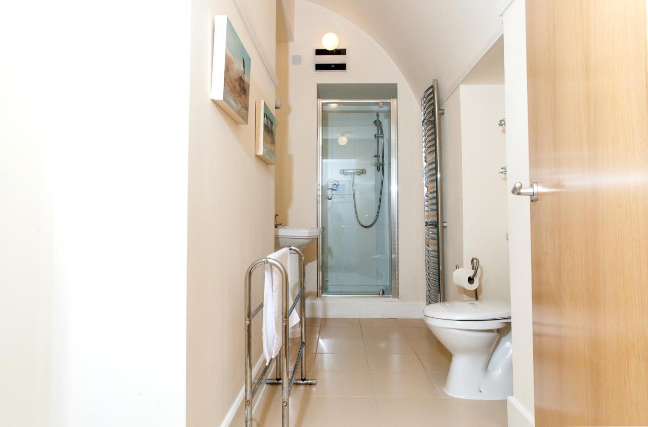 פורט אוגוסטוס Loch Ness Moat House Apartments מראה חיצוני תמונה